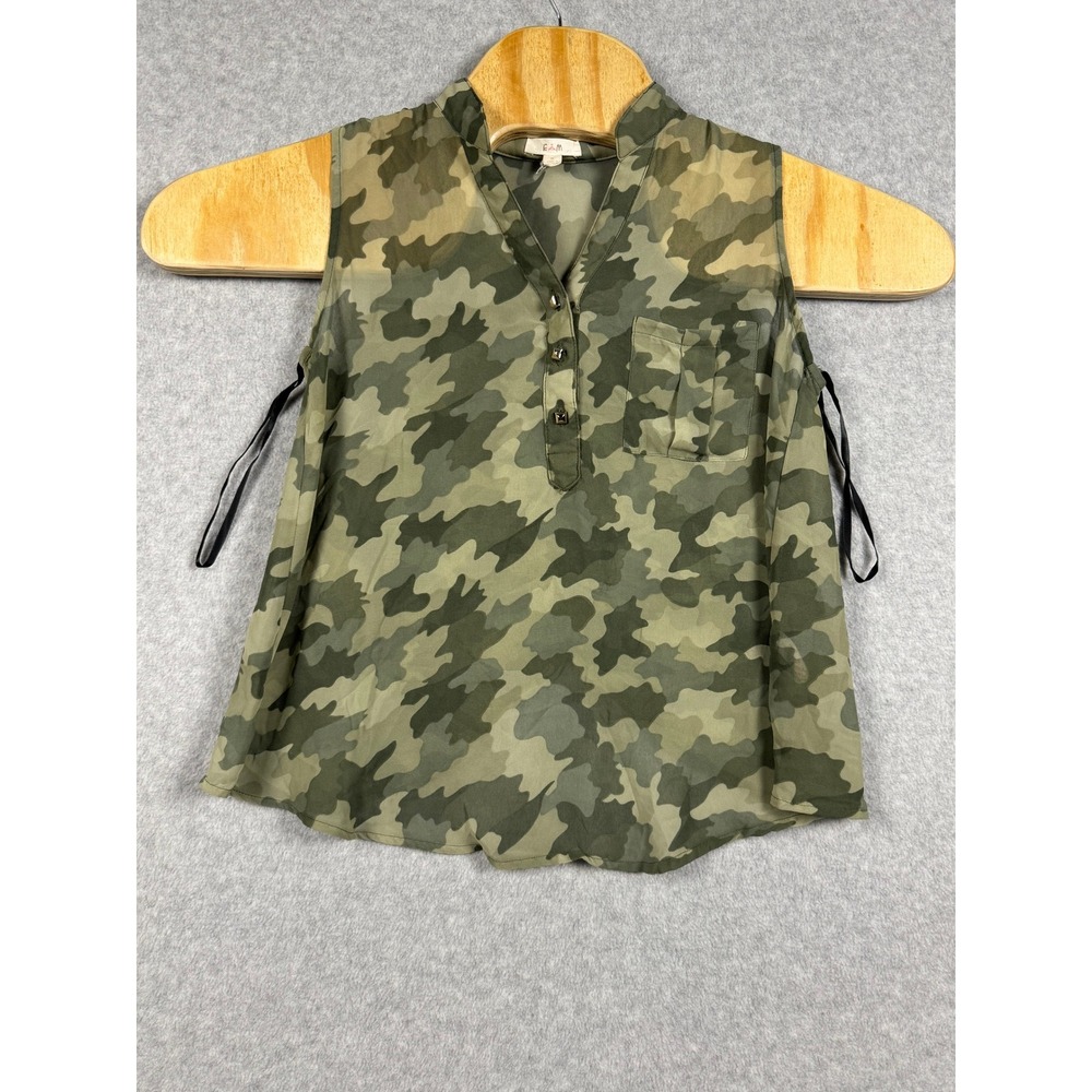 E&M Camo Sleeveless Blouse Womens Small Green Excellent Tulip Back TR3668